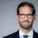 Regierungsamtlich "attribuiert" heißt: Vertrau mir, Bruder!