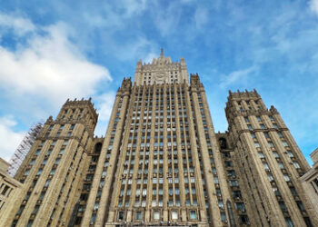 Russisches Außenministerium: Warnung an Ausländer, Kiew zu verlassen, bleibt aktuell