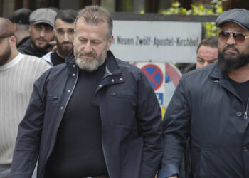 Waffenhandel, Remmo und Berliner Intrigen
