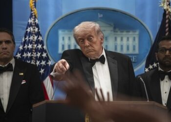 Anstieg der Kraftstoffpreise in den USA: Trump gibt Kiew die Schuld