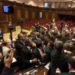 Armeniens Parlament wird zur Arena – Prügelei zwischen Paschinjans Regierungspartei und Opposition