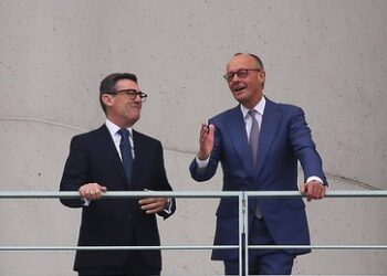 Burnham wirft Russland Einmischung in das Brexit-Referendum vor und will zurück in die EU