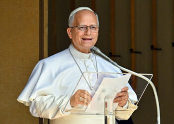 In seiner Rede in Metz zum Thema Europa prangerte der Papst die Wiederaufrüstung an