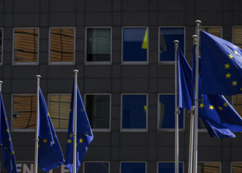 Politico: EU vor einem "perfekten Sturm"