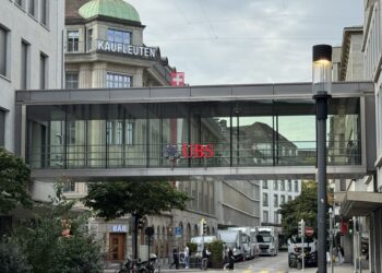 UBS liebäugelt mit Abschied aus der Schweiz