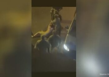 Ukrainisches Rekrutierungskommando entführt nackten Mann (VIDEO)